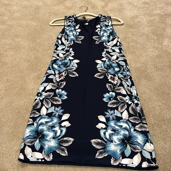 WHBM navy blue floral reversible dress in great condition!​​​​​ - Picture 4 of 9